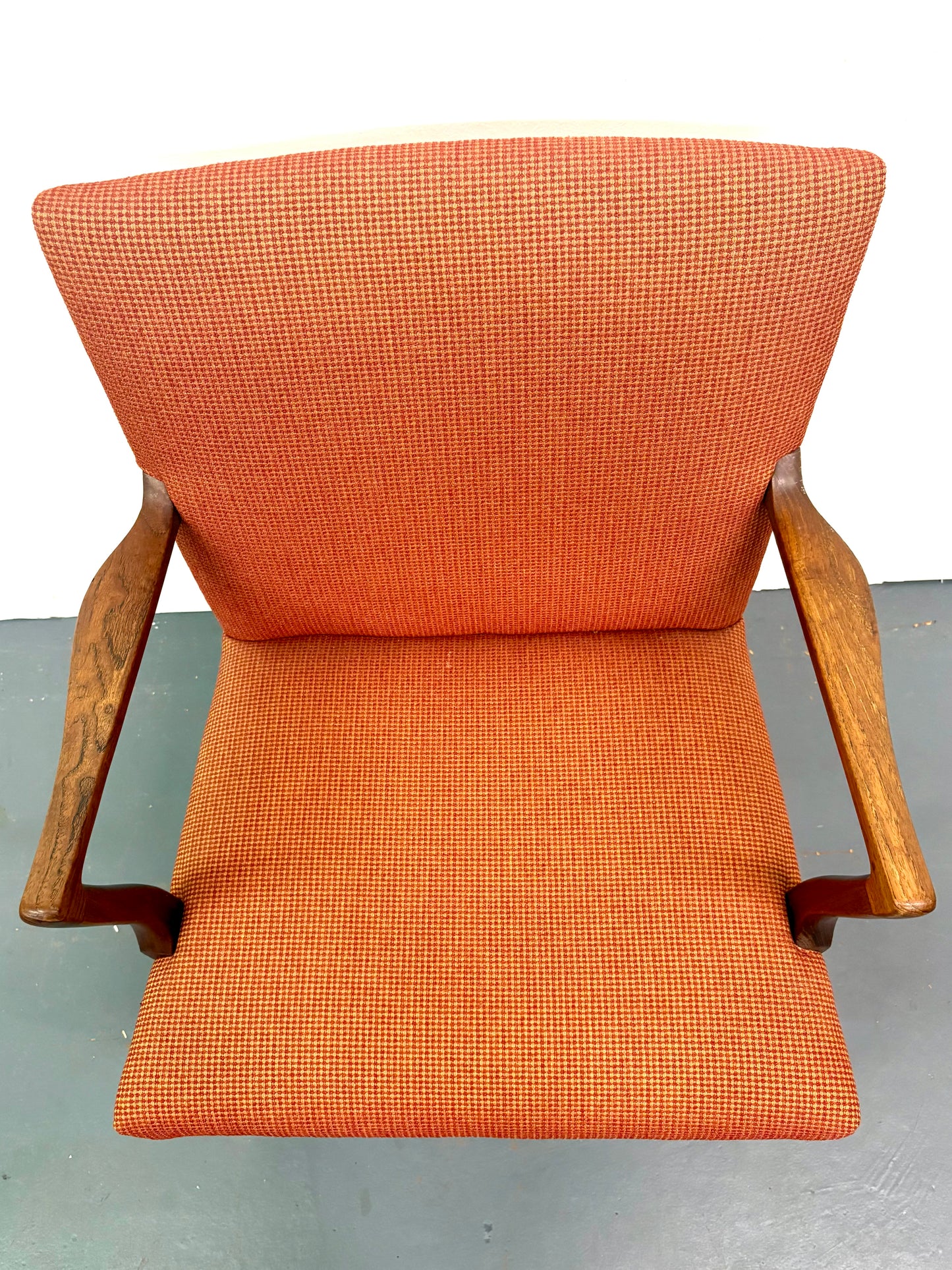 Mid Century Pair Of Armchairs Attributed to Hans Wegner - Denmark