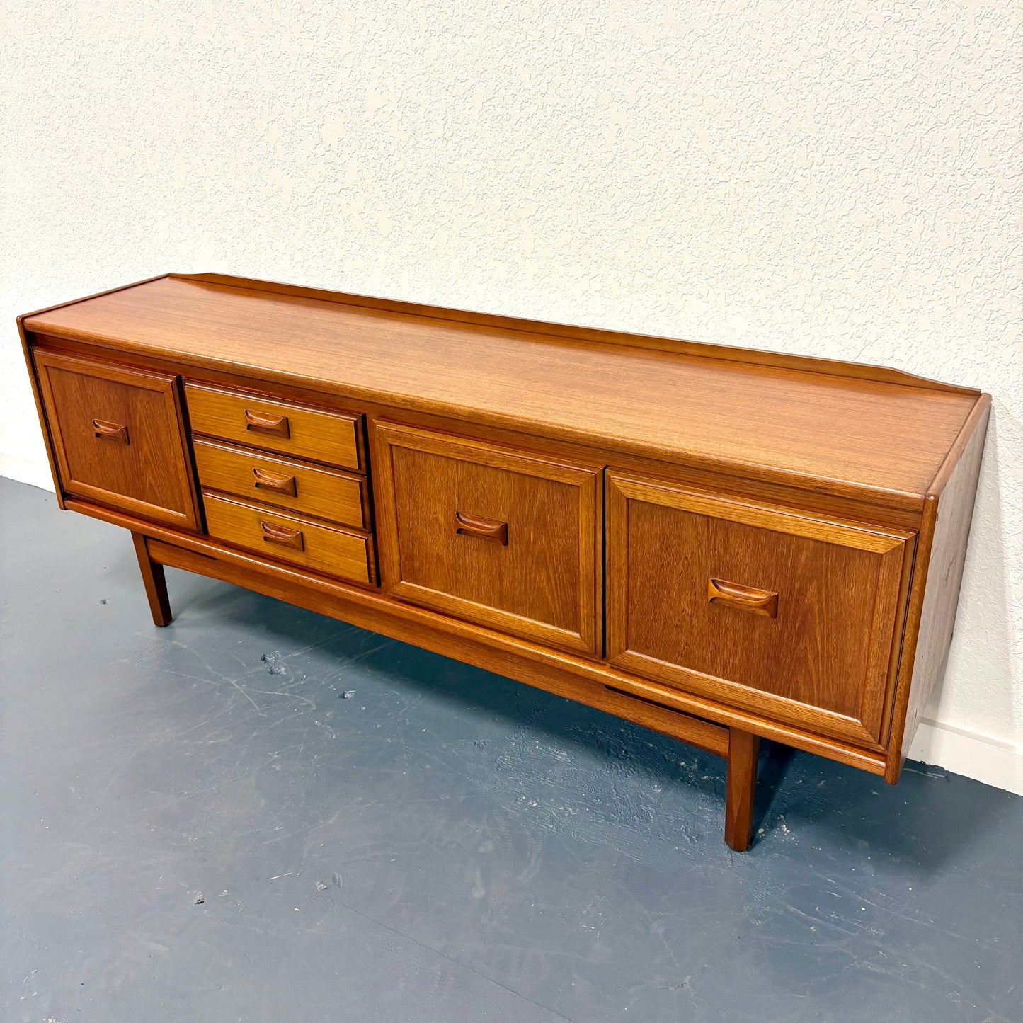 Long Mid Century Teak Credenza/Sideboard by William Lawrence of England