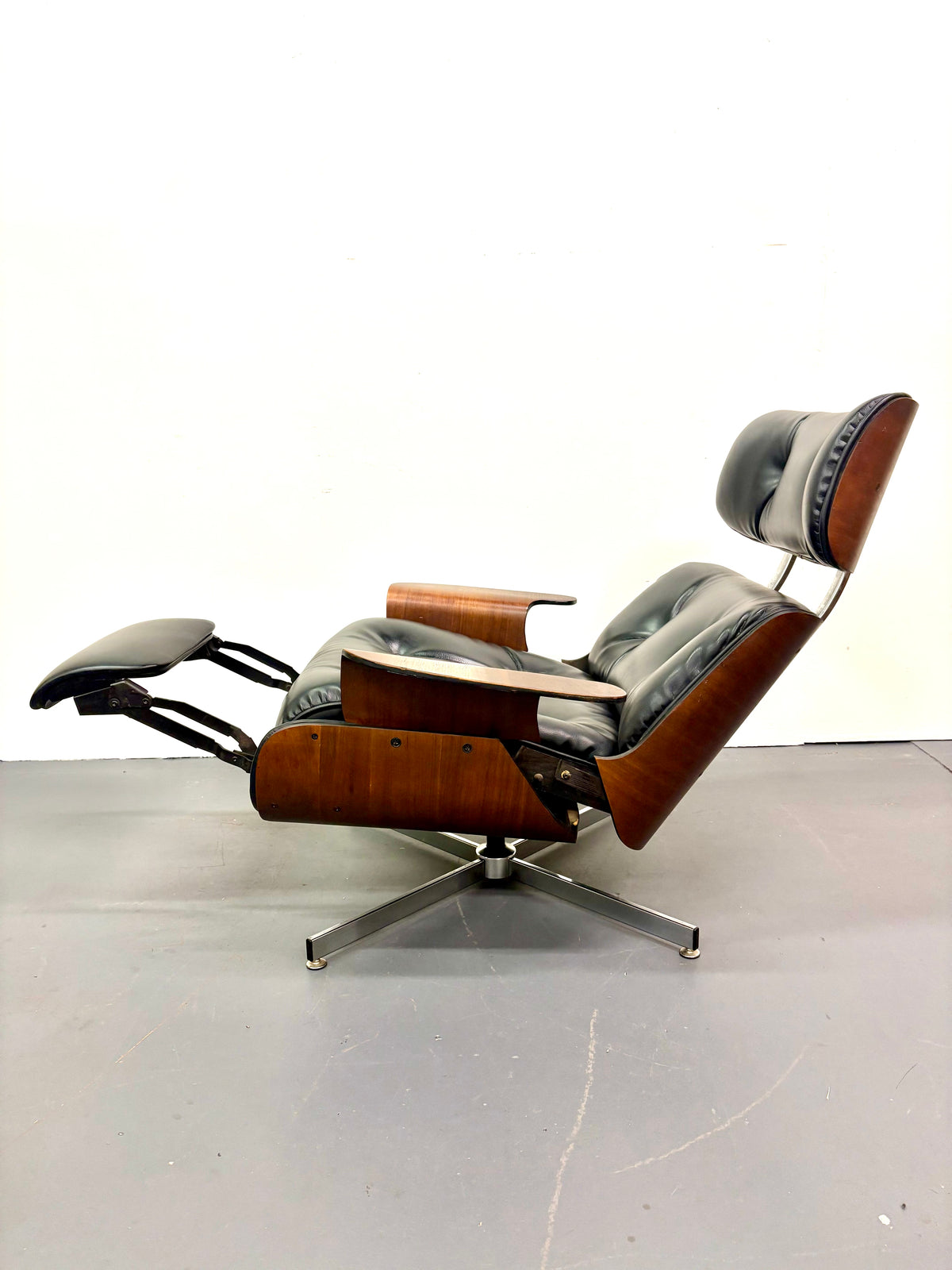Rare Mid Century Eames Style Recliner by Plycraft - American