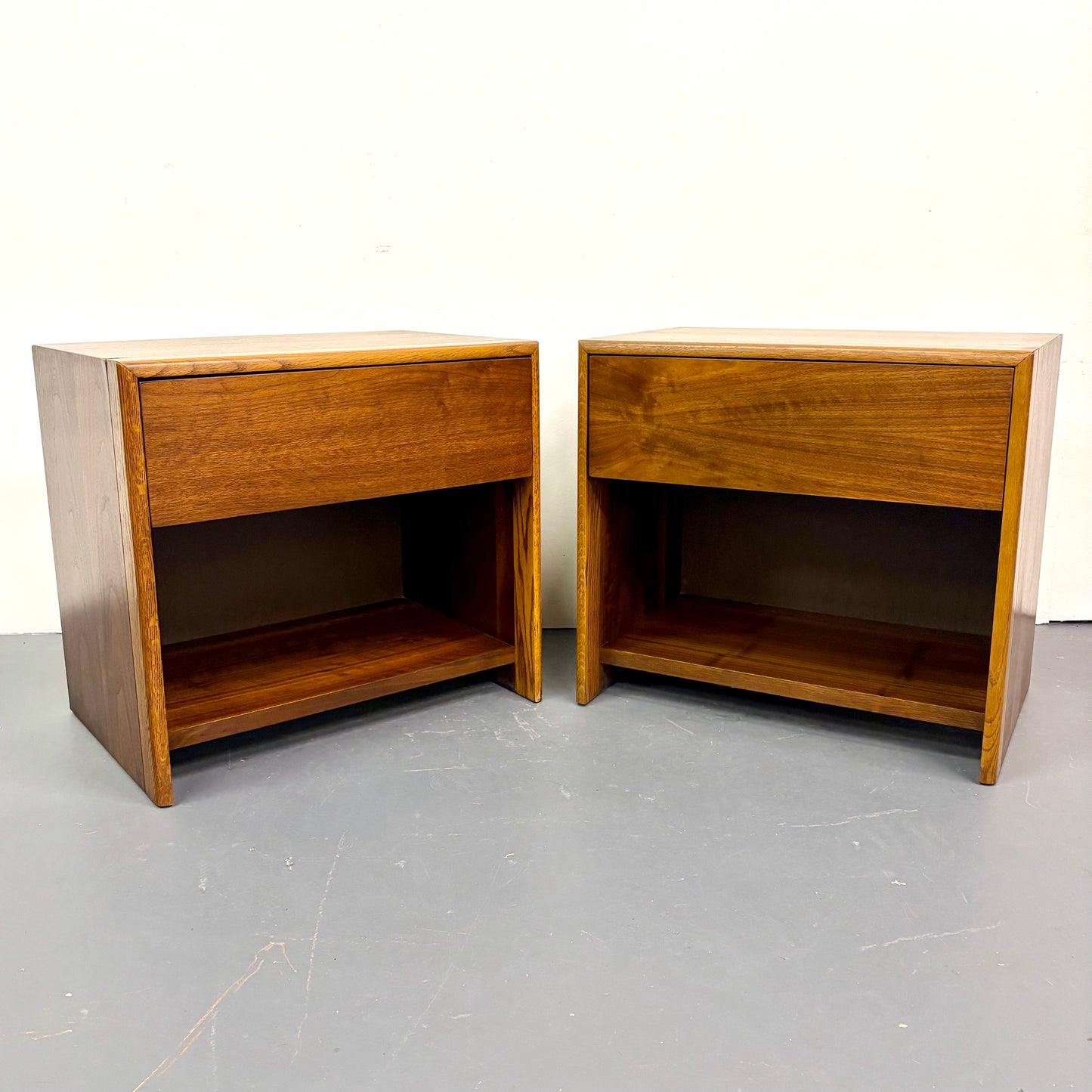 Mid Century Pair Of Nightstands by Lane Furniture - American