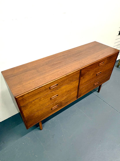 Mid Century Six Drawer Low Dresser By Jack Cartwright for Founders Furniture - American