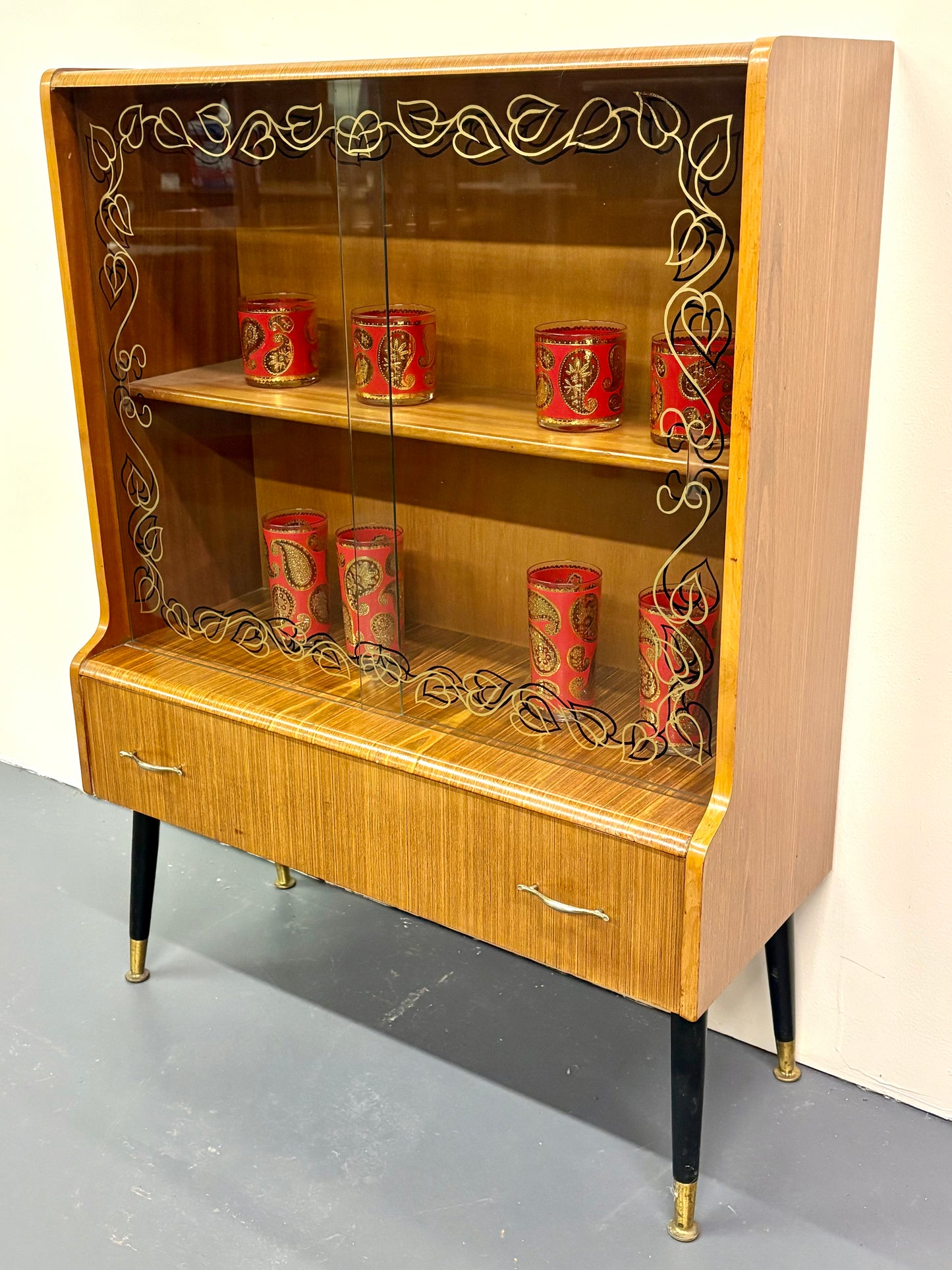 MID CENTURY ROSEWOOD DISPLAY CABINET