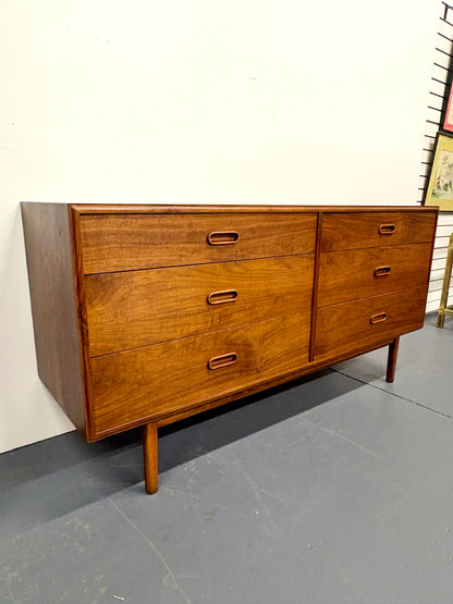 Mid Century Six Drawer Low Dresser By Jack Cartwright for Founders Furniture - American