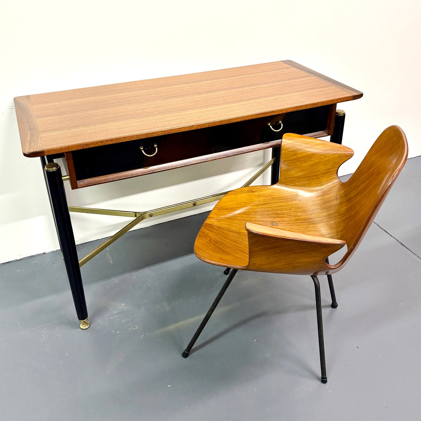 MID CENTURY MODERN WRITING DESK BY G PLAN