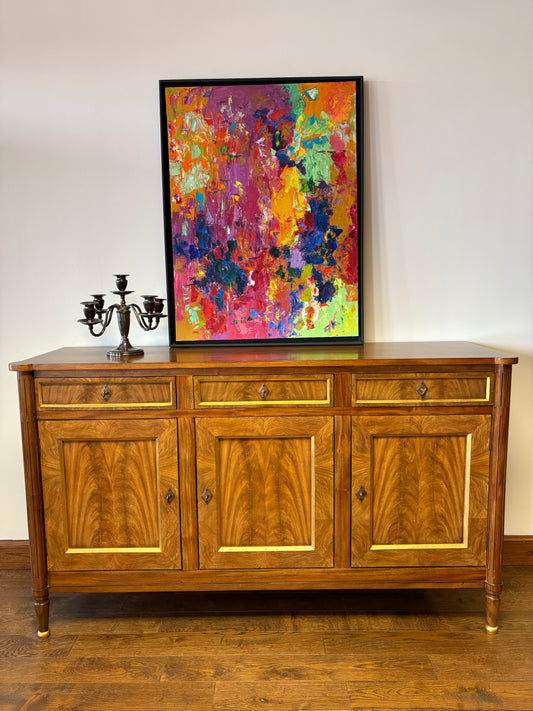 CLASSIC MAHOGANY THREE DOOR SIDEBOARD