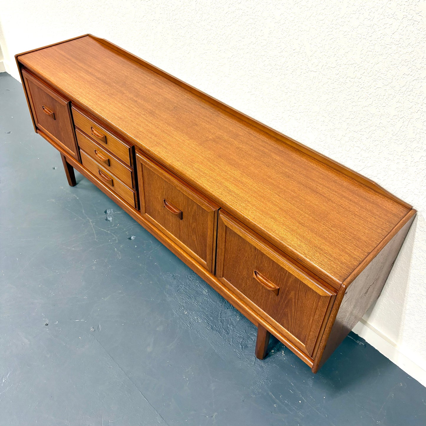 Long Mid Century Teak Credenza/Sideboard by William Lawrence of England