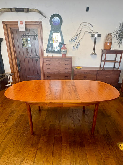 Mid Century Teak Butterfly Leaf Teak Dining Table By Nathan Furniture - England