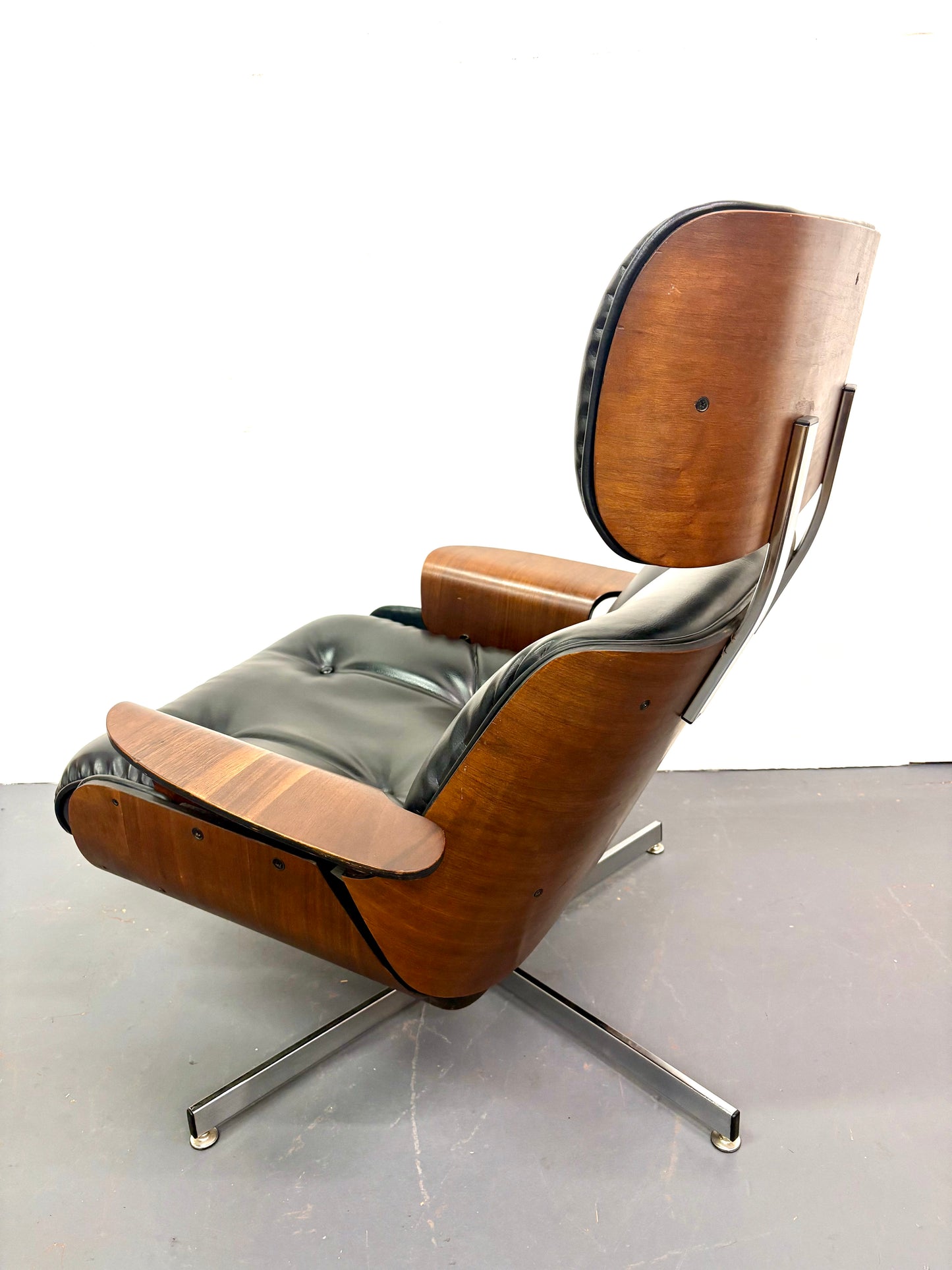 Rare Mid Century Eames Style Recliner by Plycraft - American