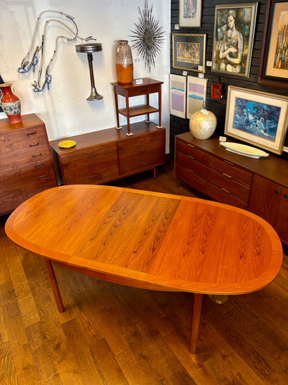 Mid Century Teak Butterfly Leaf Teak Dining Table By Nathan Furniture - England