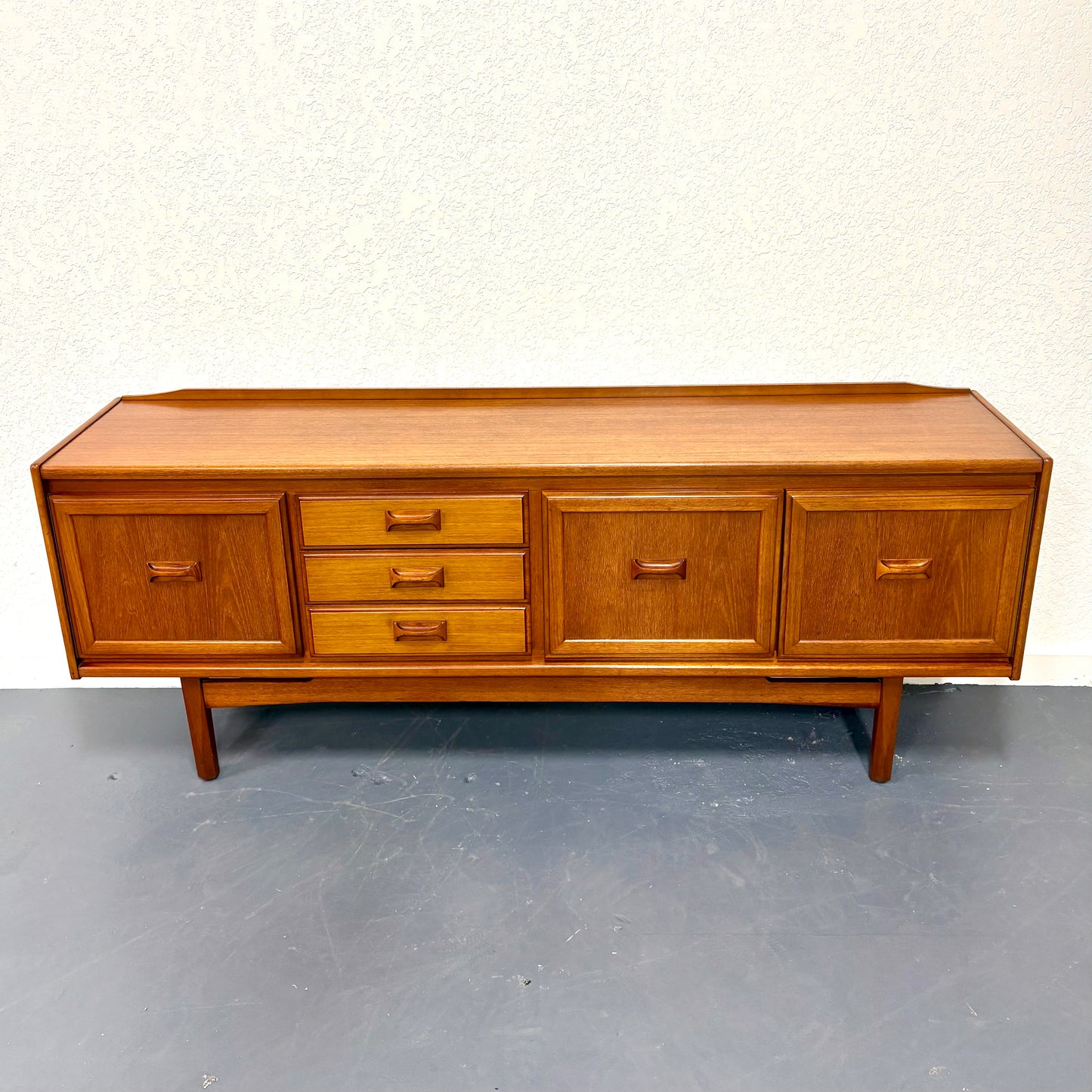 Long Mid Century Teak Credenza/Sideboard by William Lawrence of England