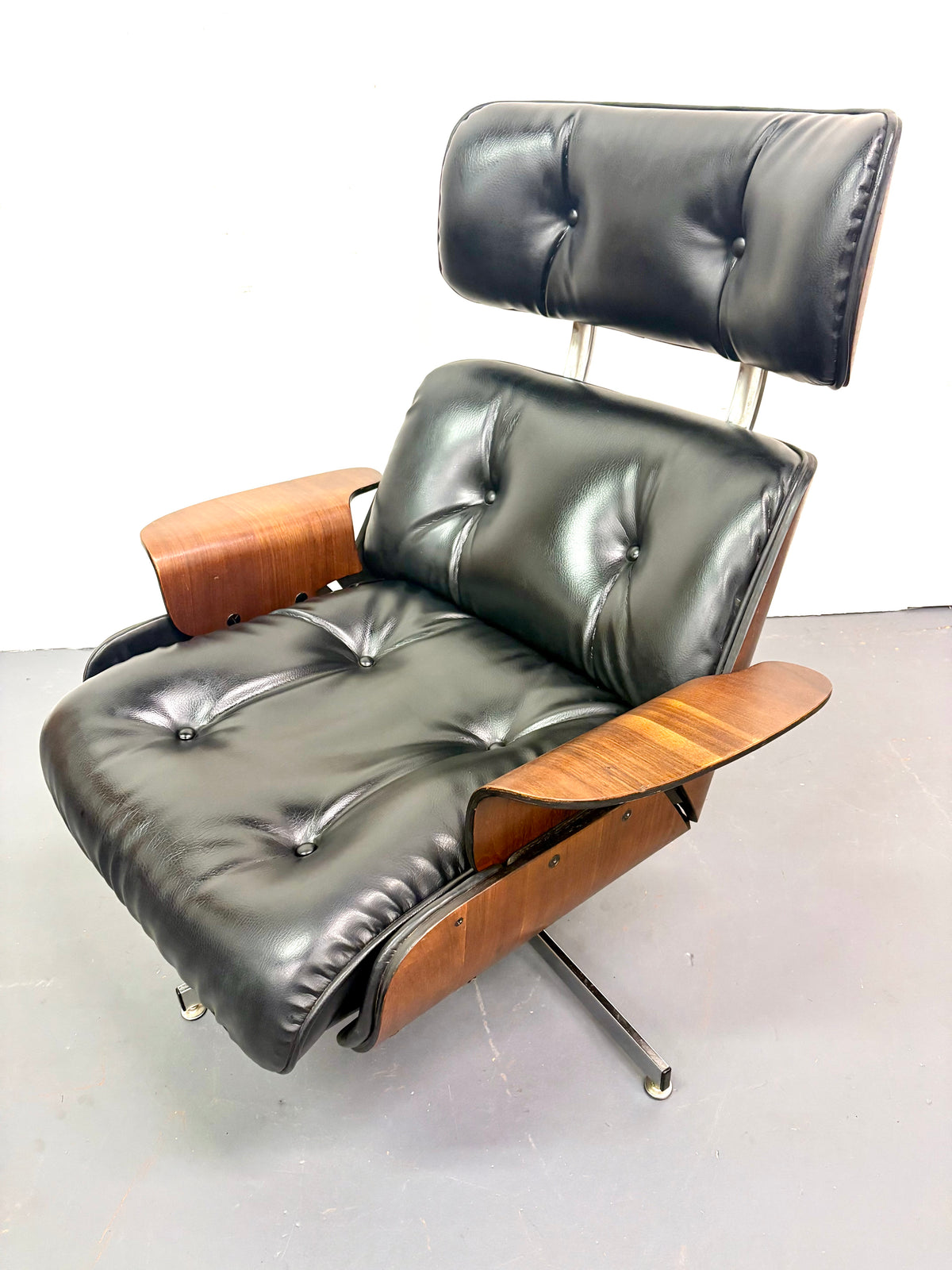 Rare Mid Century Eames Style Recliner by Plycraft - American