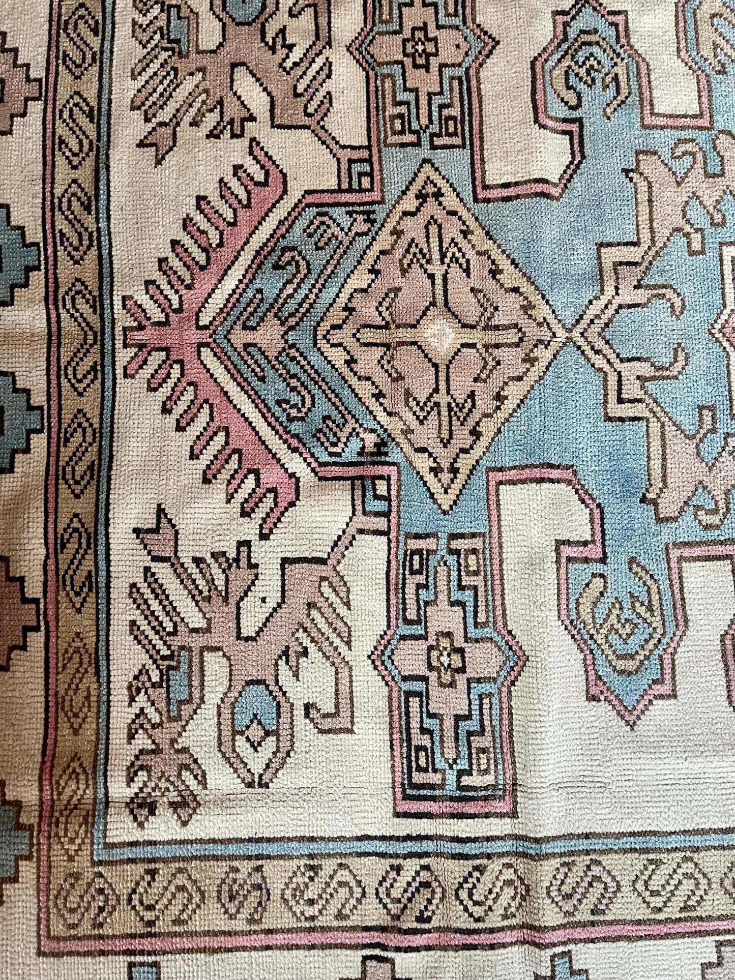 VINTAGE TURKISH OUSHAK RUG 5’9” x 8’