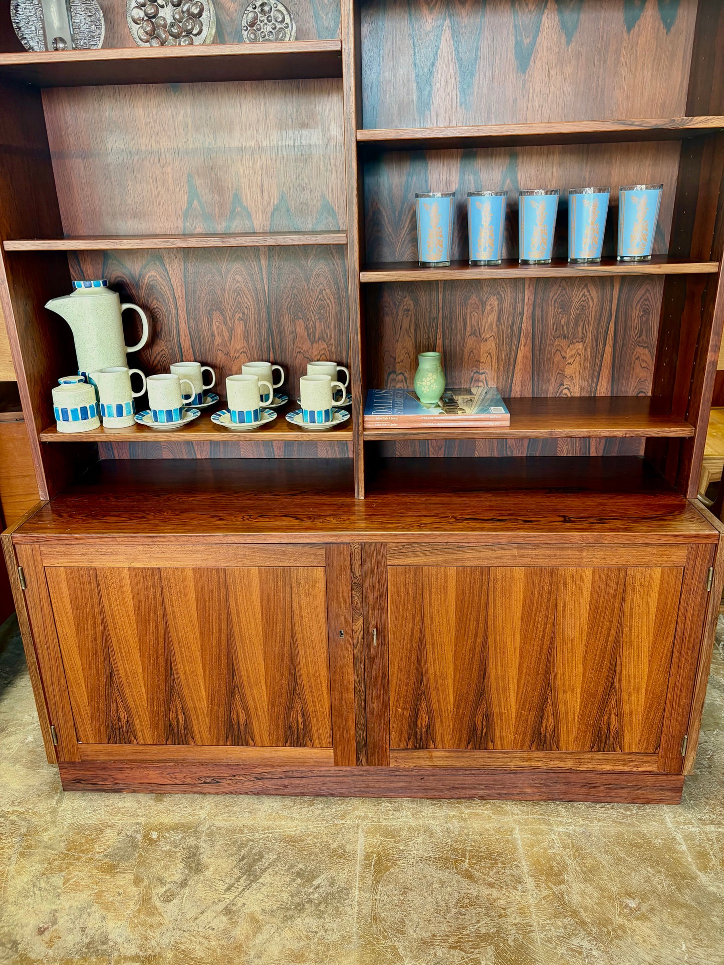 MID CENTURY ROSEWOOD BOOKCASE