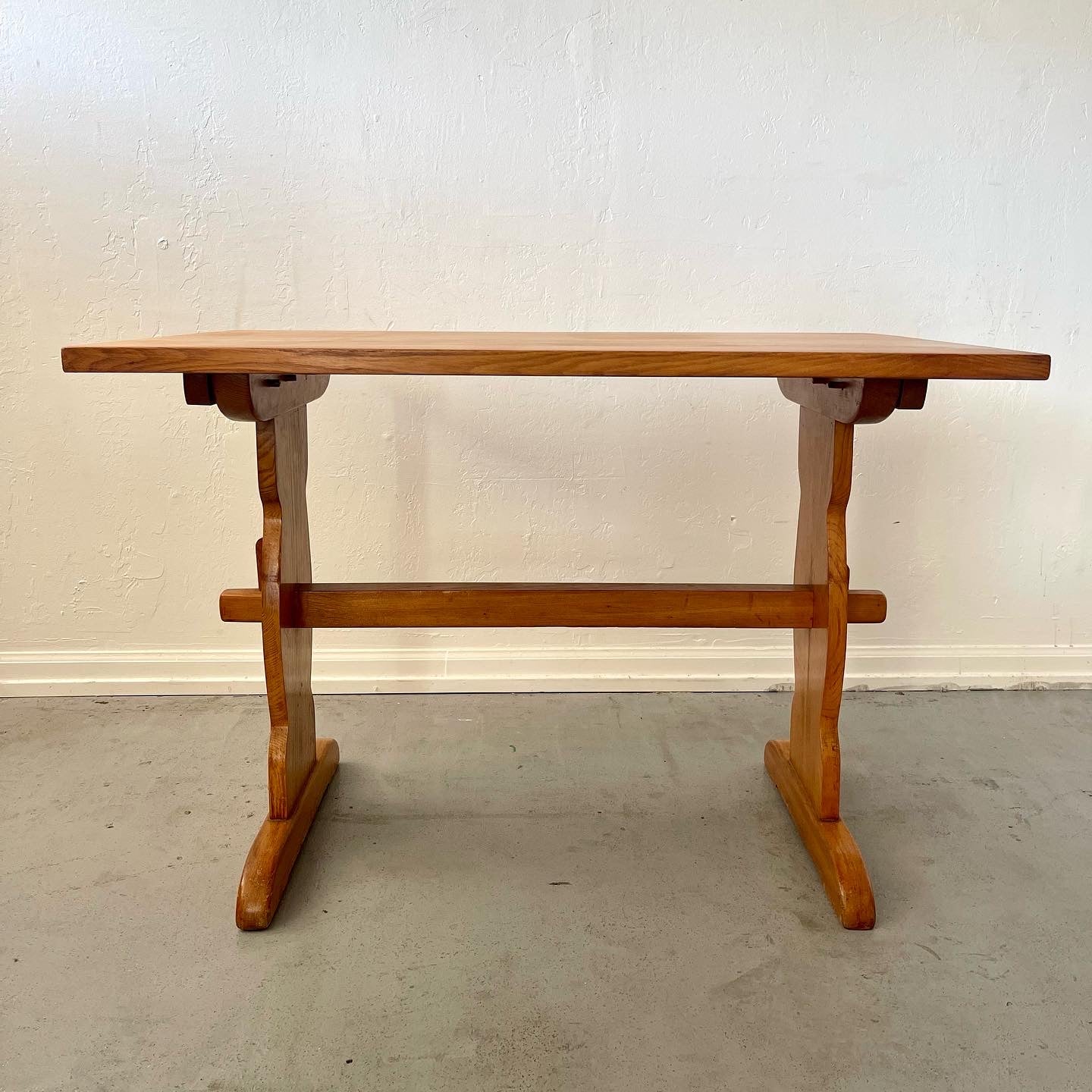 1950s SWEDISH MODERN PINE TABLE BY GÖRAN MALMVALL