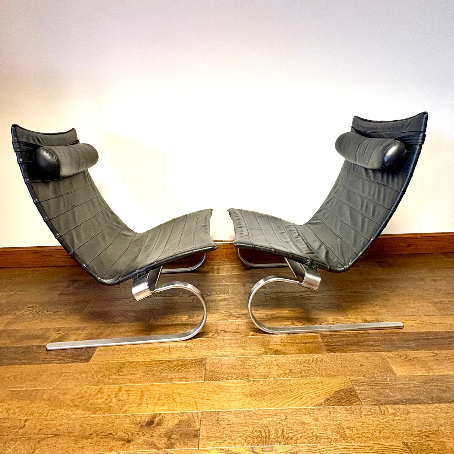 VINTAGE PK20 LOUNGE CHAIRS BY POUL KJAERHOLM FOR FRITZ HANSEN, DENMARK