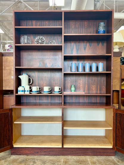 MID CENTURY ROSEWOOD BOOKCASE