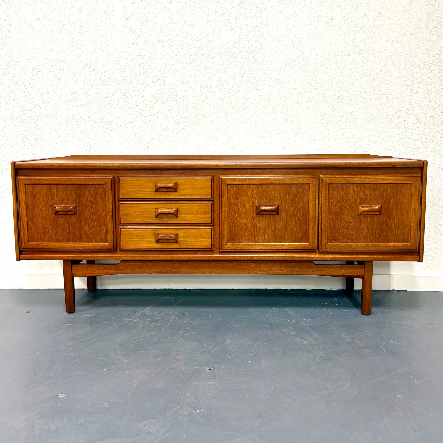 Long Mid Century Teak Credenza/Sideboard by William Lawrence of England