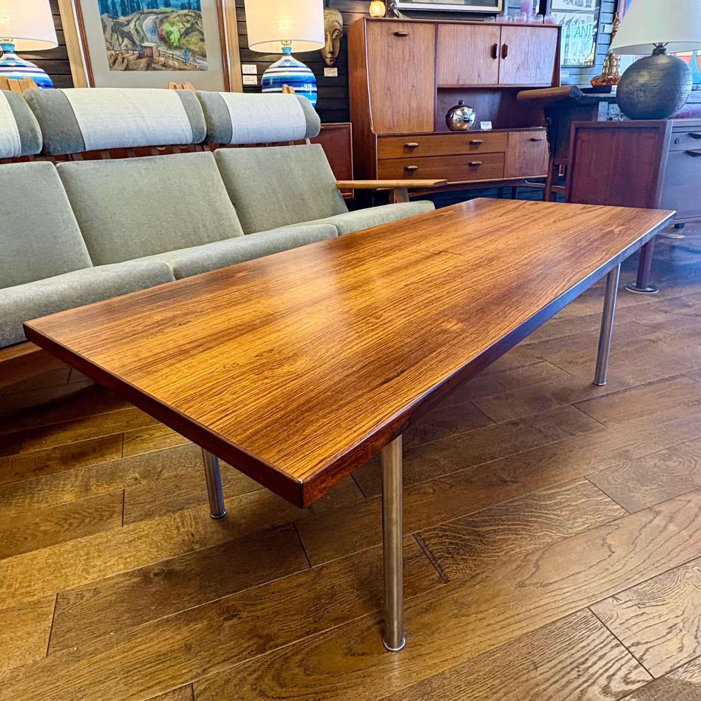 ROSEWOOD COFFEE TABLE BY HANS WEGNER