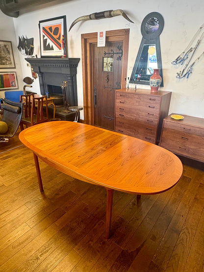 Mid Century Teak Butterfly Leaf Teak Dining Table By Nathan Furniture - England