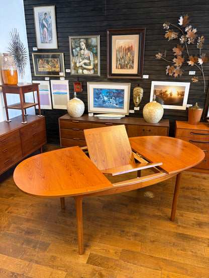Mid Century Teak Butterfly Leaf Teak Dining Table By Nathan Furniture - England