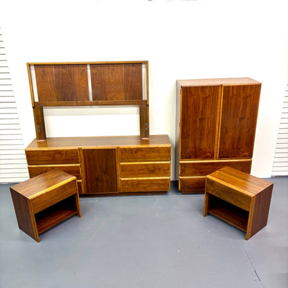 Mid Century Pair Of Nightstands by Lane Furniture - American