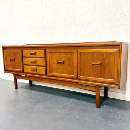 Long Mid Century Teak Credenza/Sideboard by William Lawrence of England