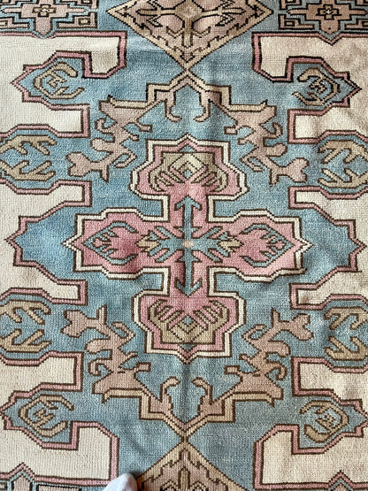 VINTAGE TURKISH OUSHAK RUG 5’9” x 8’