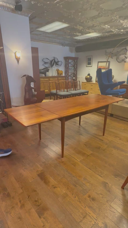 Mid Century Extendable Teak Dining Table By Skovmaud Anderson - Denmark
